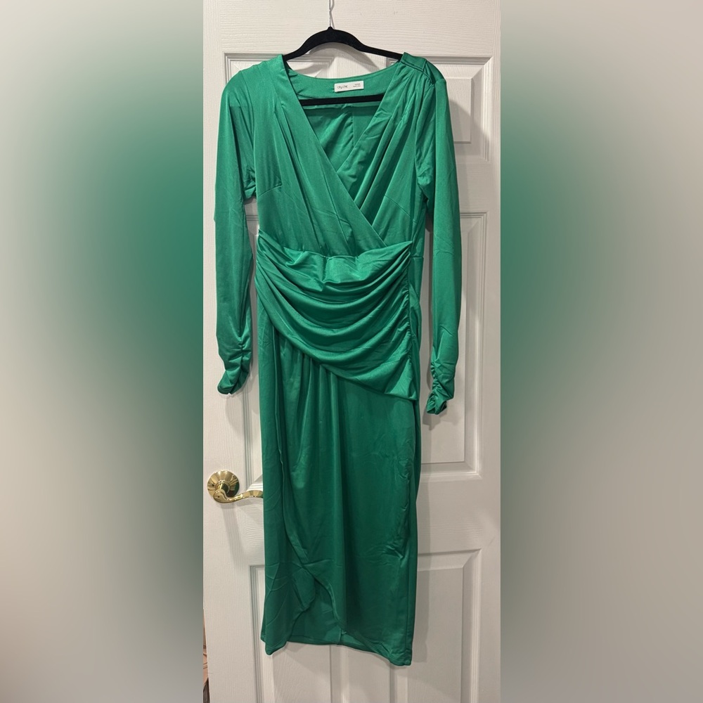 City Chic Vibrant Green Long Sleeve Dress